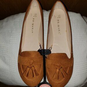 NWT Women Flats